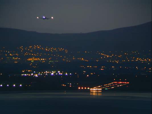Incoming plane